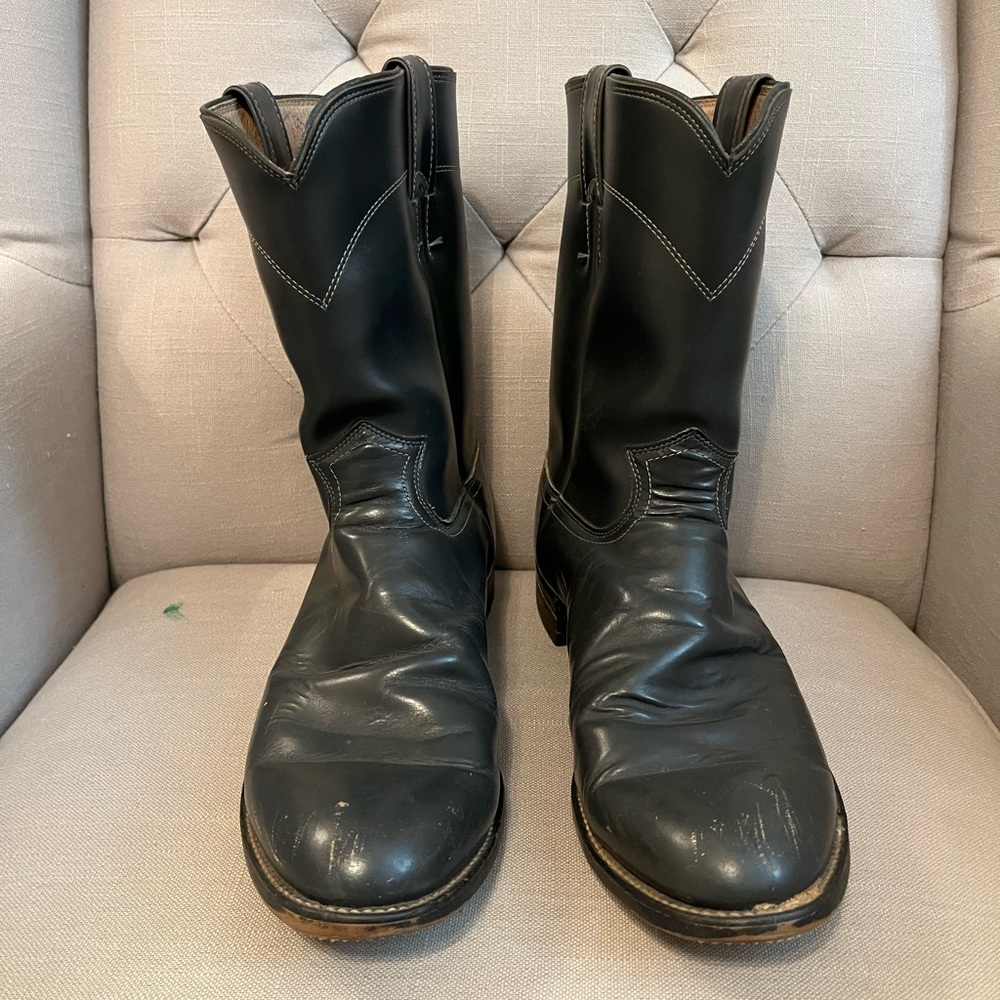Rare dark grey Justin boots.